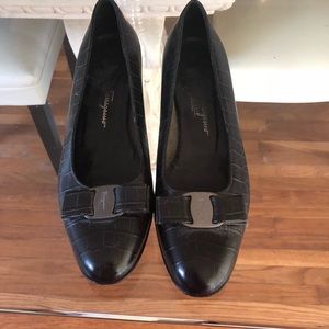 Salvatore Ferragamo Vara pumps.